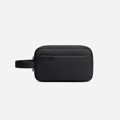 Pochette noire compacte et pratique au design moderne